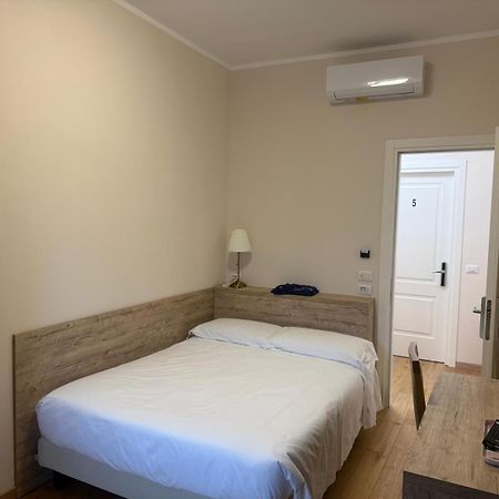 Guesthouse Central Station Group - Via Ponte Seveso 18 Mailand Exterior foto